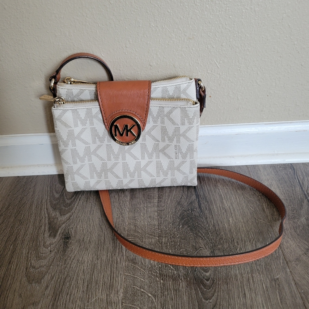 Michael Kors Cross-Body Bad